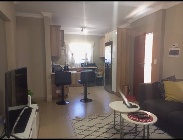 2 BEDROOM TOWNHOUSE FOR SALE IN ANDEON